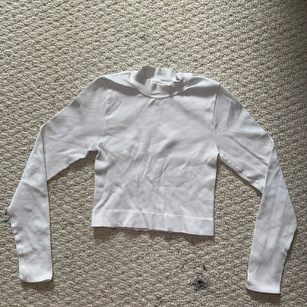 Urban Outfitters White Cropped Fitted Sweatshirt